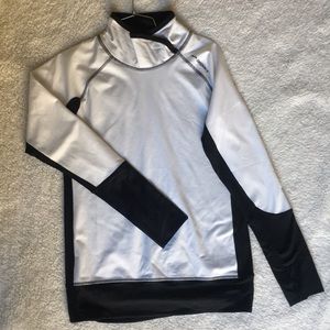 Brooks Threshold Long Sleeve